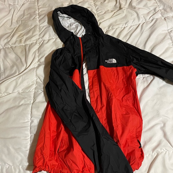 NORTH FACE WIND BREAKER - Picture 2 of 2